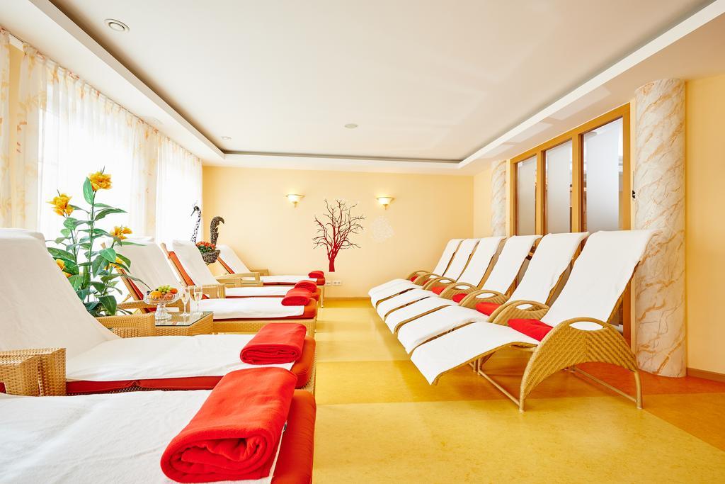 Akzent Hotel Bayerwald-Residenz Neukirchen  Exterior photo