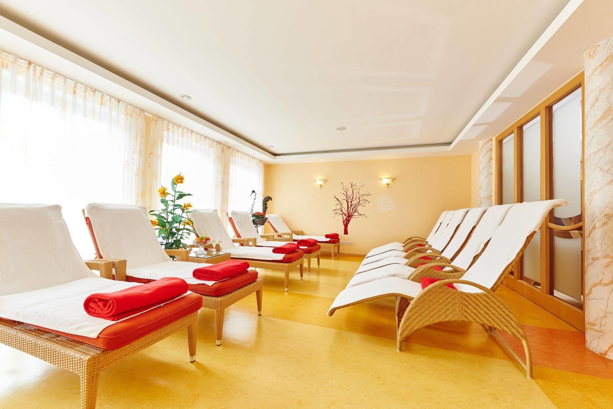 Akzent Hotel Bayerwald-Residenz Neukirchen  Exterior photo